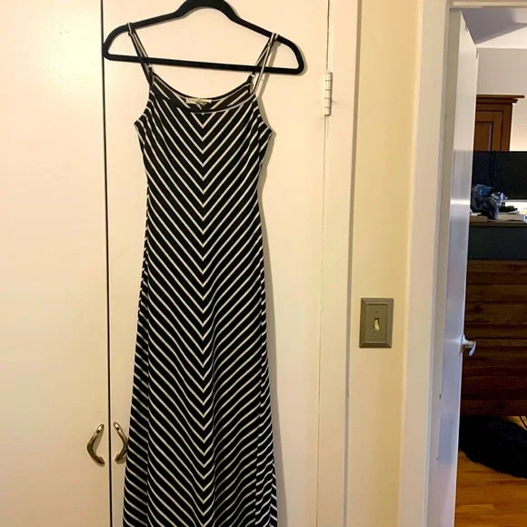 Alythea Dress black and white maxi. Great condition. - Picture 1 of 6
